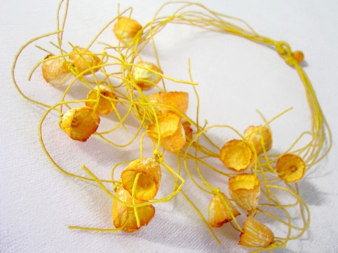 Necklace model Babilonia bright yellow